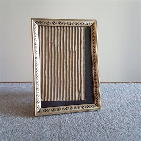 5 X 7 Gold Tone And Black Metal Picture Frame W Etsy Metal Picture