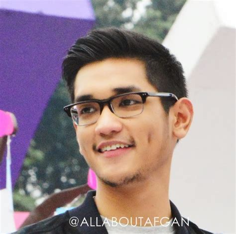 Foto pahlawan yang pakai kacamata. Model Kacamata Yang di Pakai Penyanyi AFGAN | Gambar Model Kacamata Artis Indonesia Korea