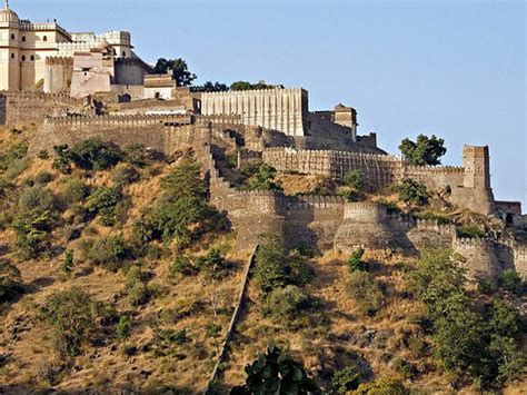 It was the setting of many movies, including the 13th james bond film, octopussy. Photo Gallery of Kumbhalgarh Fort Udaipur- Explore ...