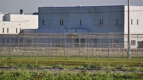 Prison Inmate Sent To Trauma Center In Miami Dade Officials Say Miami Herald