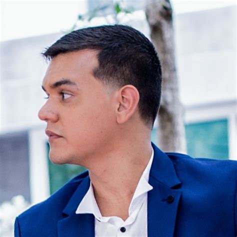Guillermo Díaz Torres Voice Over Actor Voice123