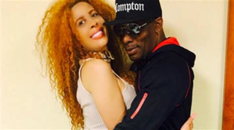 She married ronnie turner in 2007. PHOTO Afida Turner : instant torride avec son ex, Coolio ...