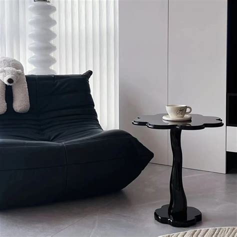 Kanoa Blackwhite Flower Shaped Modern Side Table Casaspace