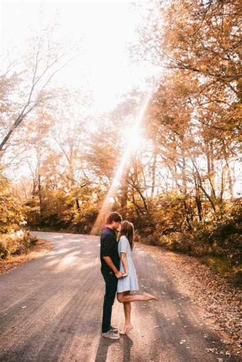 55 Best Engagement Poses Inspirations For Sweet Memories 034 Fall