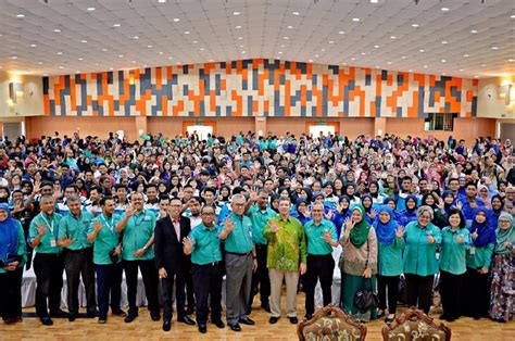 It was formerly known as kolej universiti kejuruteraan dan. Menteri Luar Berkunjung Bertemu Warga UMP | UMP News