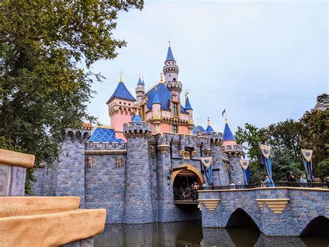 Sleeping Beauty Castle And Walt Disney Plandetransformacion Unirioja Es