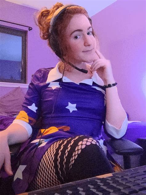 Pov Ms Frizzle Calls You Into Her Office 🦎 Rlesbianactually