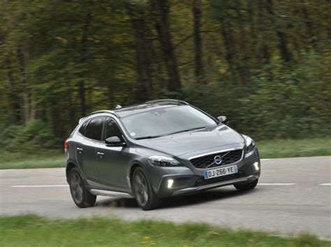 Essai Volvo V40 D4 Cross Country 2014 En Images Essai Volvo V40 D4 Cross Country 2014