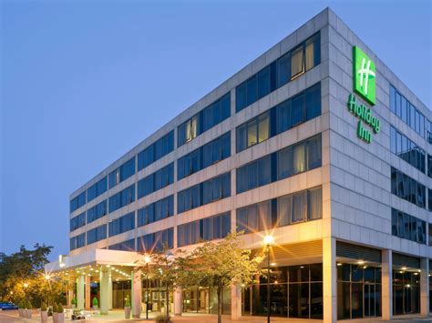 Hotel With Pool Holiday Inn Milton Keynes Central