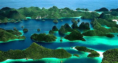 50 gambar dan lukisan pemandangan alam laut tepi pantai 17 12 2019 indonesia merupakan. Wallpaper Keindahan Alam Di Raja Ampat Indonesia Beserta ...