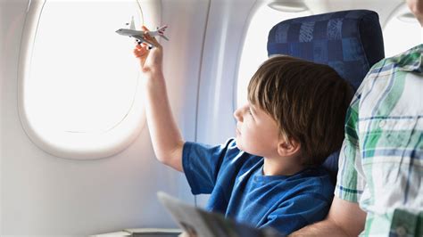 7 Ways To Help Keep Your Child Occupied On A Flight Huffpost Uk Parents