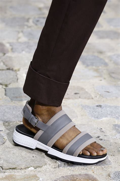 Track over 284 hermès flat sandals for stock and sale updates. Hermès Spring 2017 Menswear Fashion Show | Sandal pria, Sandal, Pria