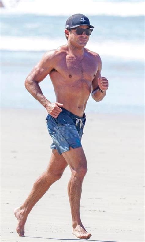 Zac Efron Shows Off Insane Muscles At The Beach In Costa Rica