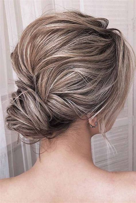 33 Casual And Easy Updos For Short Hair Short Hair Updo Hair Styles Bun Hairstyles