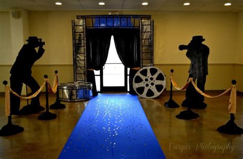 Since the early 1900s, hollywood has been home to the united states film industry and has represented the ideal of a glamorous lifestyle. Hollywood Themed Party | Party's! | Pinterest | Hollywood ...