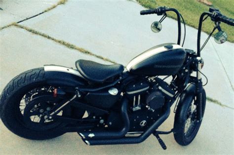 Rispetto alla versione standard nella. 09, Harley Davidson, Iron 883, Custom Bobber Motorcycle