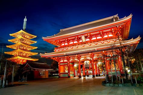 A Look at Sensoji Temple With No Visitors in Sight! Be Whisked Away by ...