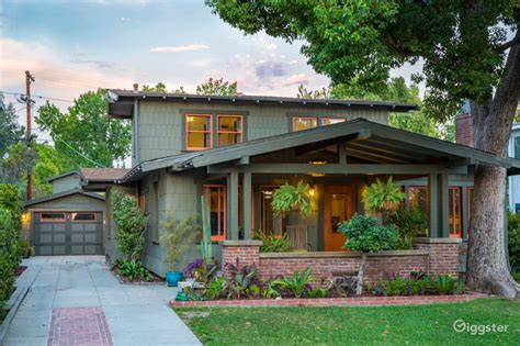 Guest house (not included in sq. Lovely Craftsman - Restored, original details. | Rent this location on Giggster in 2020 ...