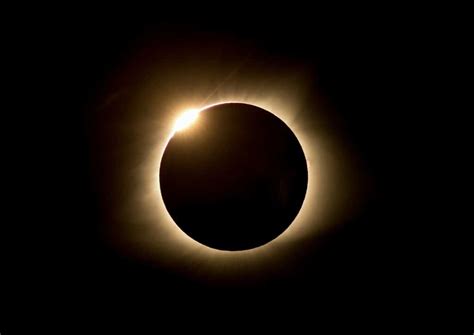 Eclipsă totală de soare transmisă live Dotto TV