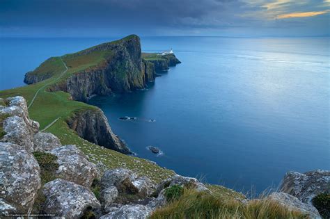 Скачать обои Neist Point Lighthouse Island Of Skye Inner Hebrides