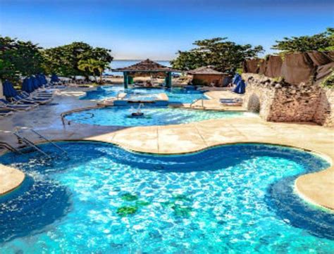 Happy Hours At The Nude Pool Hedonism Resort In Jamaica Tom S Trips