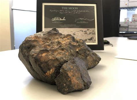 12 Pound Lunar Meteorite Sells For More Than 600000 Chicago Tribune