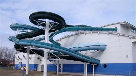 Kirkwall swimming pool, orkney, pickaquoy center muddisdale rd kirkwall kw15 1lr uk. swimming pool butlins | PETER WRIGHT | Flickr
