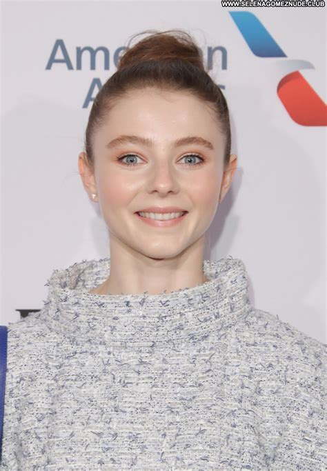 Thomasin Mckenzie Posing Hot Beautiful Sexy Celebrity Babe