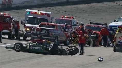 Racing Vet Dan Wheldon Dies In Crash At Vegas Indycar Race Cnn