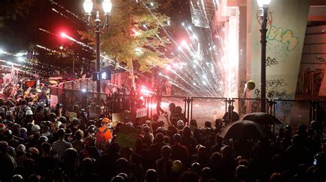 Portland Protest Photos Federal Forces Clash With Demonstrators The New York Times