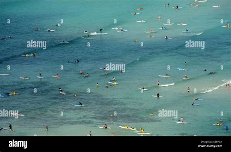 Crowds Learn Surfing On Honolulus Waikiki Beach Stock Photo Alamy
