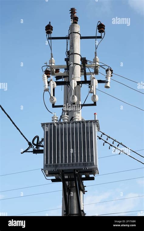 Pole Mounted Transformer Hi Res Stock Photography And Images Alamy