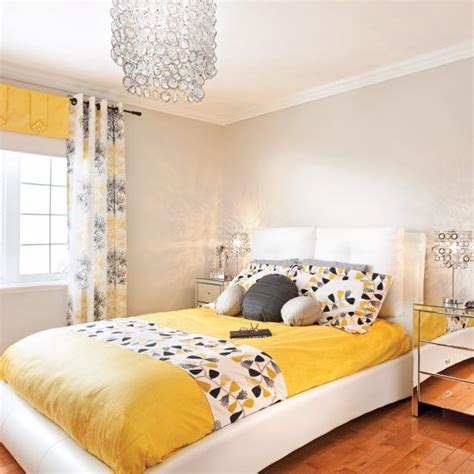 Il est parfait pour une chambre d'ado peu spacieuse pour laquelle vous souhaitez optimiser l'espace tout en l'ambiance dans cette chambre pour ado fille fait penser à celle d'une forêt enchantée, avec les hiboux que représentent. Jaune tendance dans la chambre | Decor chambre a coucher ...