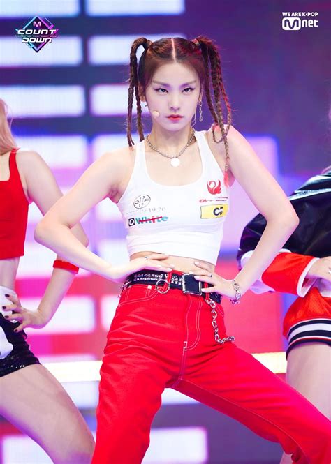 itzy pics on twitter kpop outfits itzy fashion