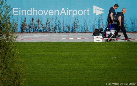 Het is naar inwonertal al sinds 1961 de vijfde gemeente van nederland. Zo'n 1400 gestrande reizigers op Eindhoven Airport - Nieuws.nl