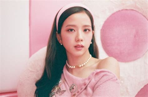BLACKPINK S JiSoo Is Gorgeous In Pink And Pearls Kpopmap