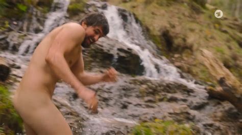 Provocative Wave For Men Tom Beck Caught Naked