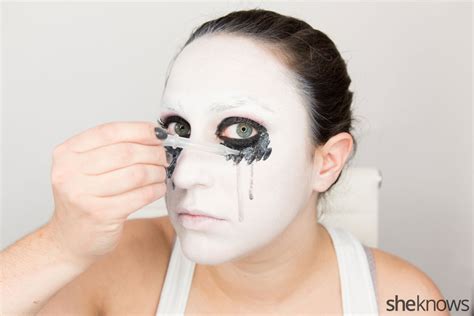 American Horror Story Halloween Makeup Is The Creepiest Costume Yet