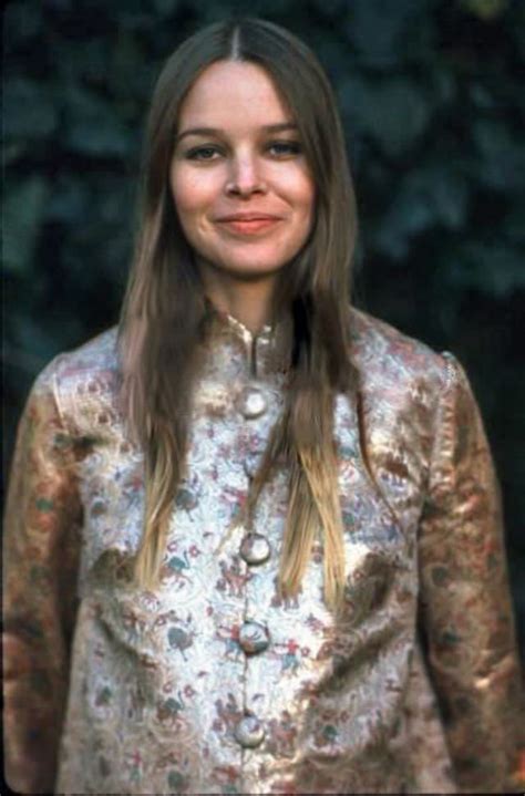 Beautiful Pics Of Michelle Phillips Photographed By Henry Diltz In 1967