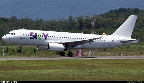 Ly Ven Airbus A320 233 Sky Airline Avion Express Tlborges