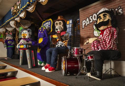 The Last Chuck E Cheese Animatronic Band In The World Los Angeles Times