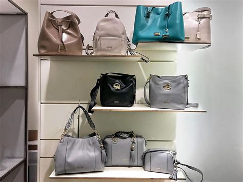 Nuova collezione borse liu jo. Nuova collezione borse Liu Jo nelle vetrine di Zanetta ...