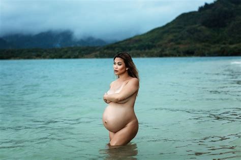 Evelyn Artistic Nude Maternity Session Secret Beach Hawaii Fernanda Kenfield Photography