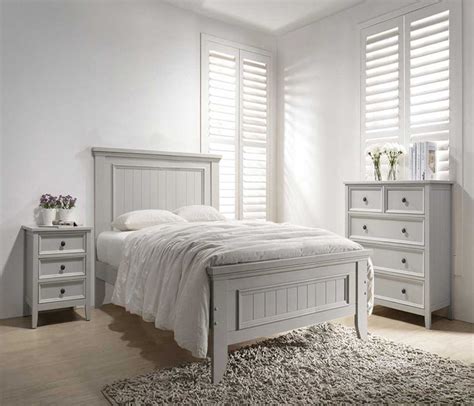 5 Mila Panelled Bed