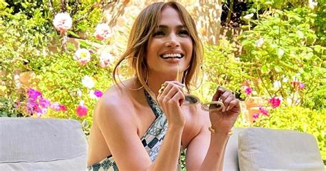 Jennifer Lopez Once Flaunted Her Beach Bum Covered In Sands Gave A