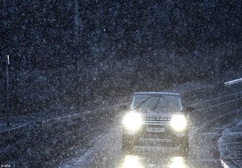 Uk Weather Britain Braces For More Snow As Experts Warn