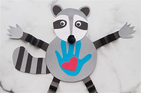 Kissing Hand Crafts With Free Printable Templates The Best Ideas