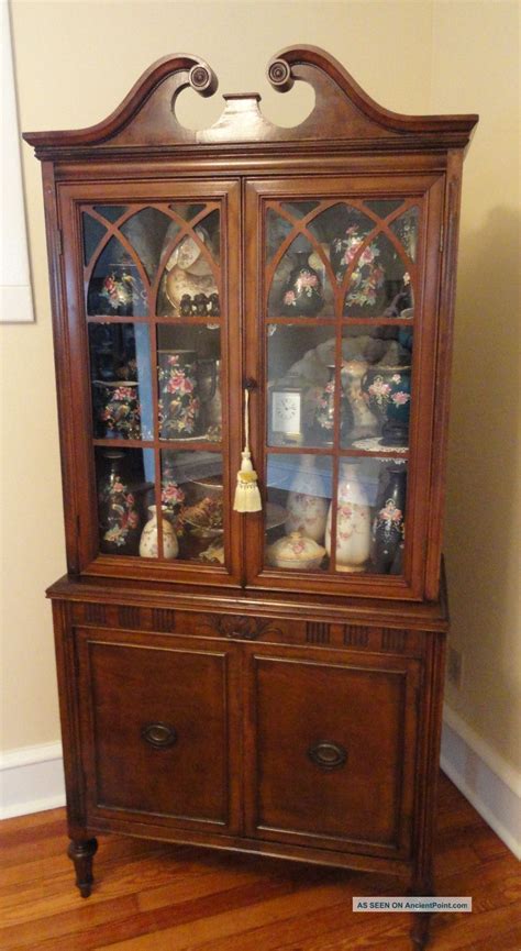 Doğtaş display cabinets, which you can combine perfectly with dining room sets, will support the atmosphere you want to create as well as their useful. Antique 1930 ' S American Chippendale Style China Display ...