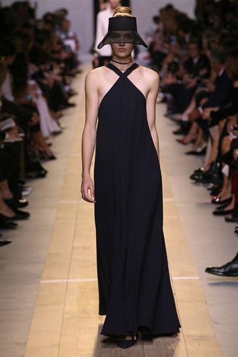 Pfw Discover Maria Grazia Chiuri First Collection For Dior Fashion High Fashion Models