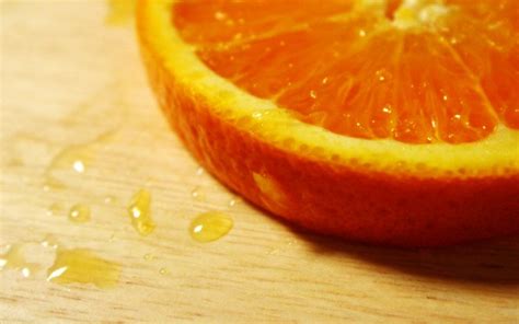 Bomboniere online originali ed economiche per ogni occasione. Olio essenziale di arancio 8 proprietà e benefici | Naturopataonline